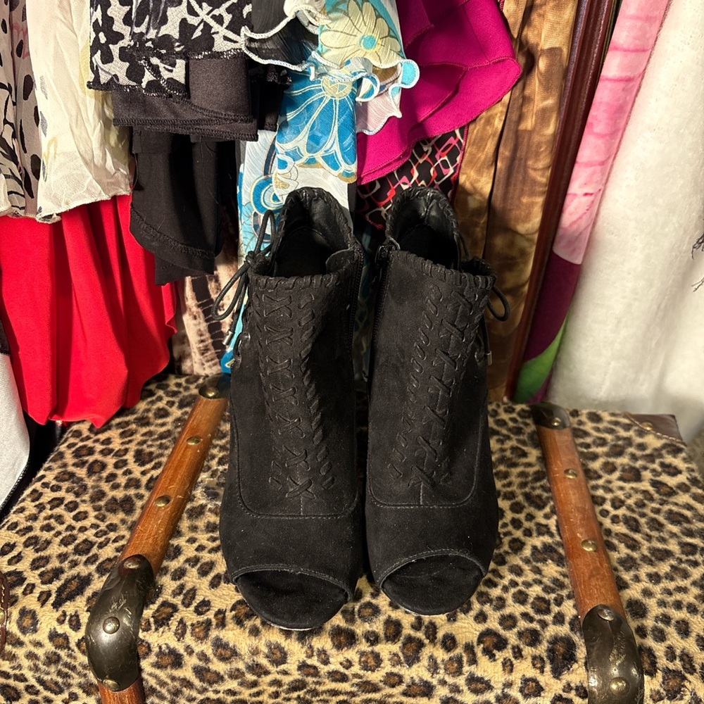 Boots with Open Toe - Picture 2 of 4
